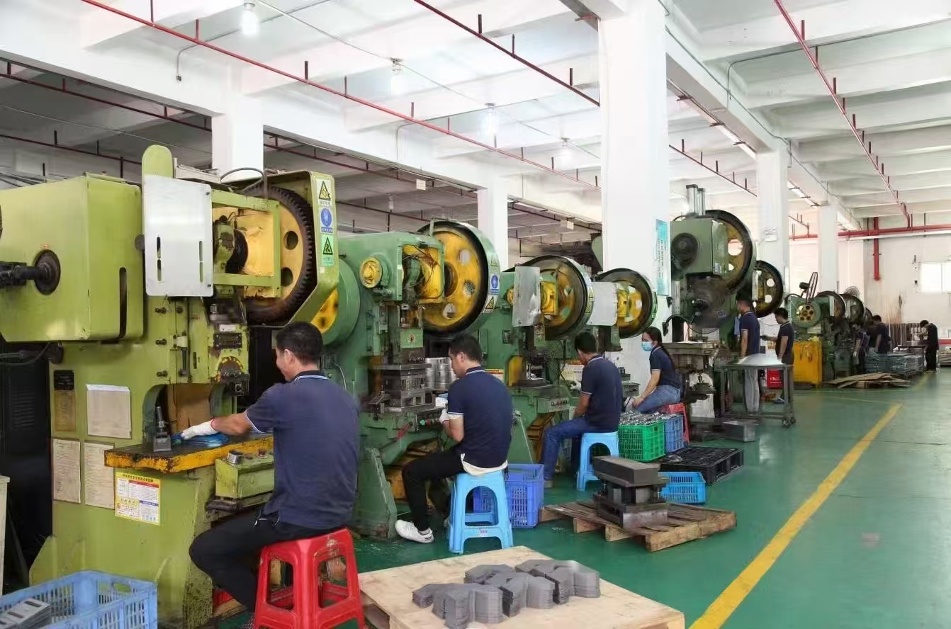 鵬豐精密-三個臺階拉伸模具